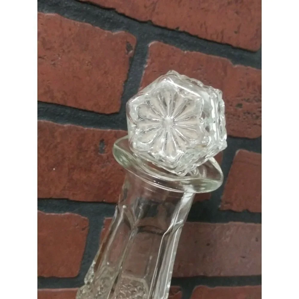 Cut Glass Decanter Full cut pattern Clear glass with stopper 15